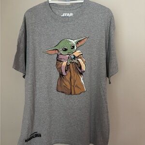 Star Wars Gray Logo Tee. Yoda   New without tags   Men- woman